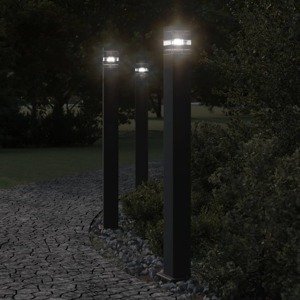 vidaXL Vonkajšie stojace lampy so senzorom 3 ks čierne 110 cm hliník