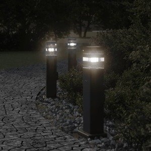 vidaXL Vonkajšie stojace lampy so zásuvkou 3 ks čierne 50 cm hliník