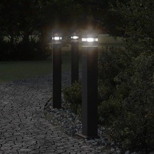 vidaXL Vonkajšia stojaca lampa so zásuvkou čierna 80 cm hliník